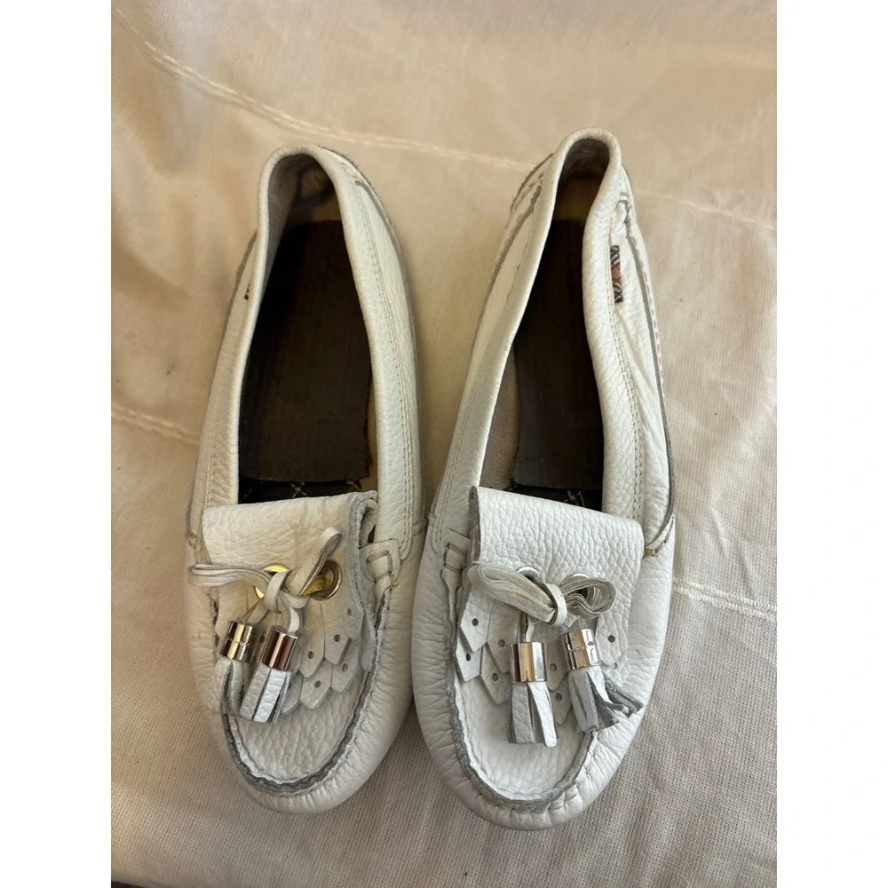 Burberry Womens White Pebbled Leather Tassel Kiltie Driving Loafers